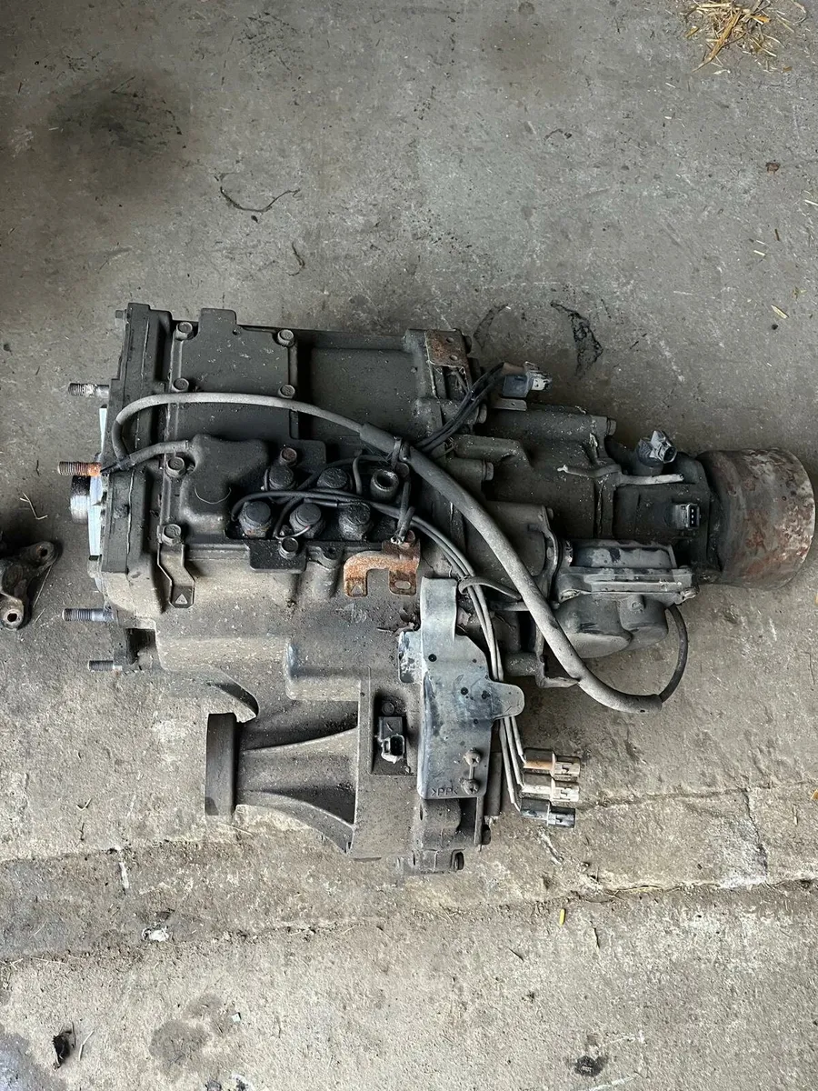 Mitsubishi pajero 3.2 automatic - Image 4