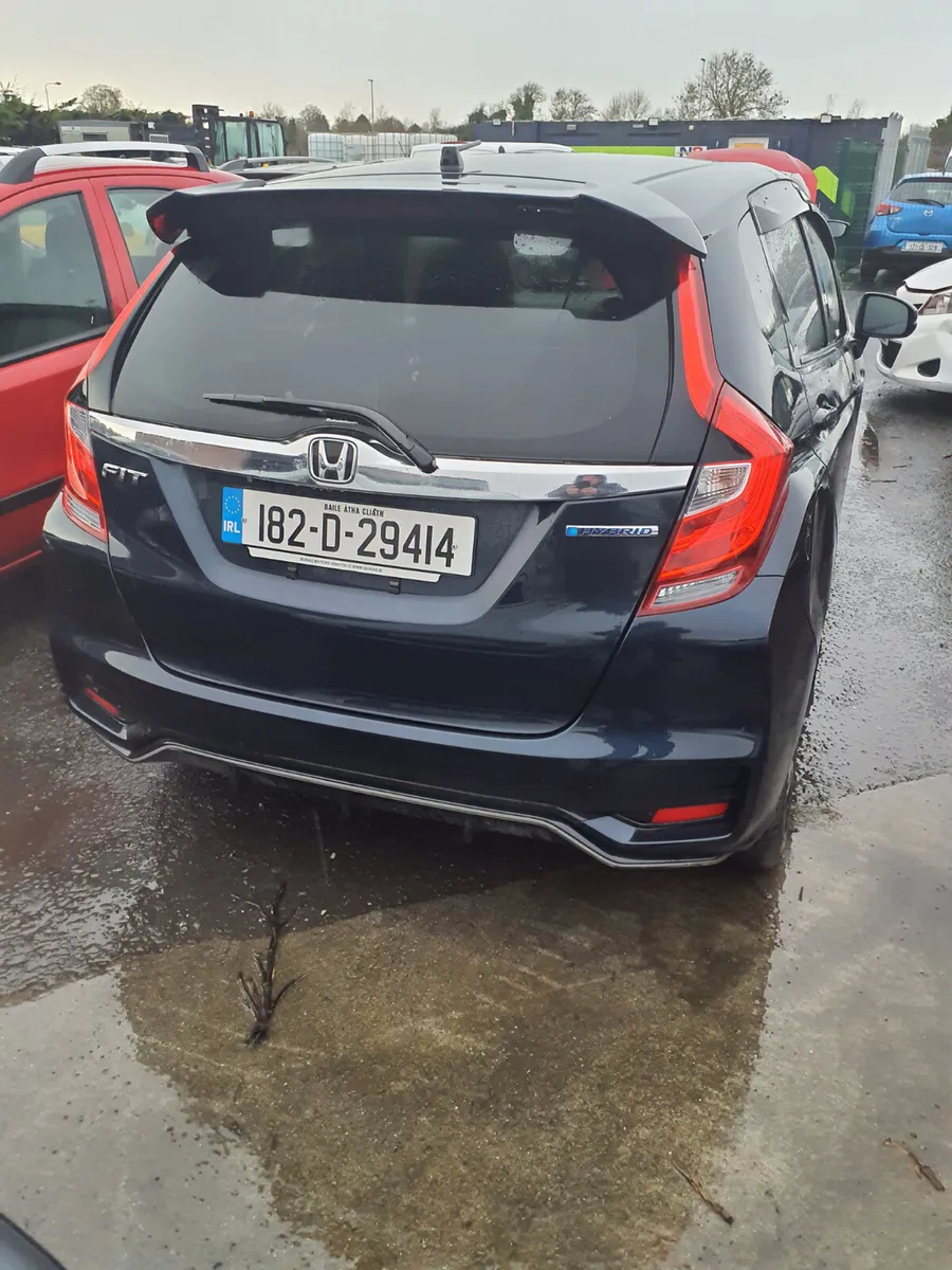 Honda Fit 2018 hybrid only 80,000 kms - Image 4
