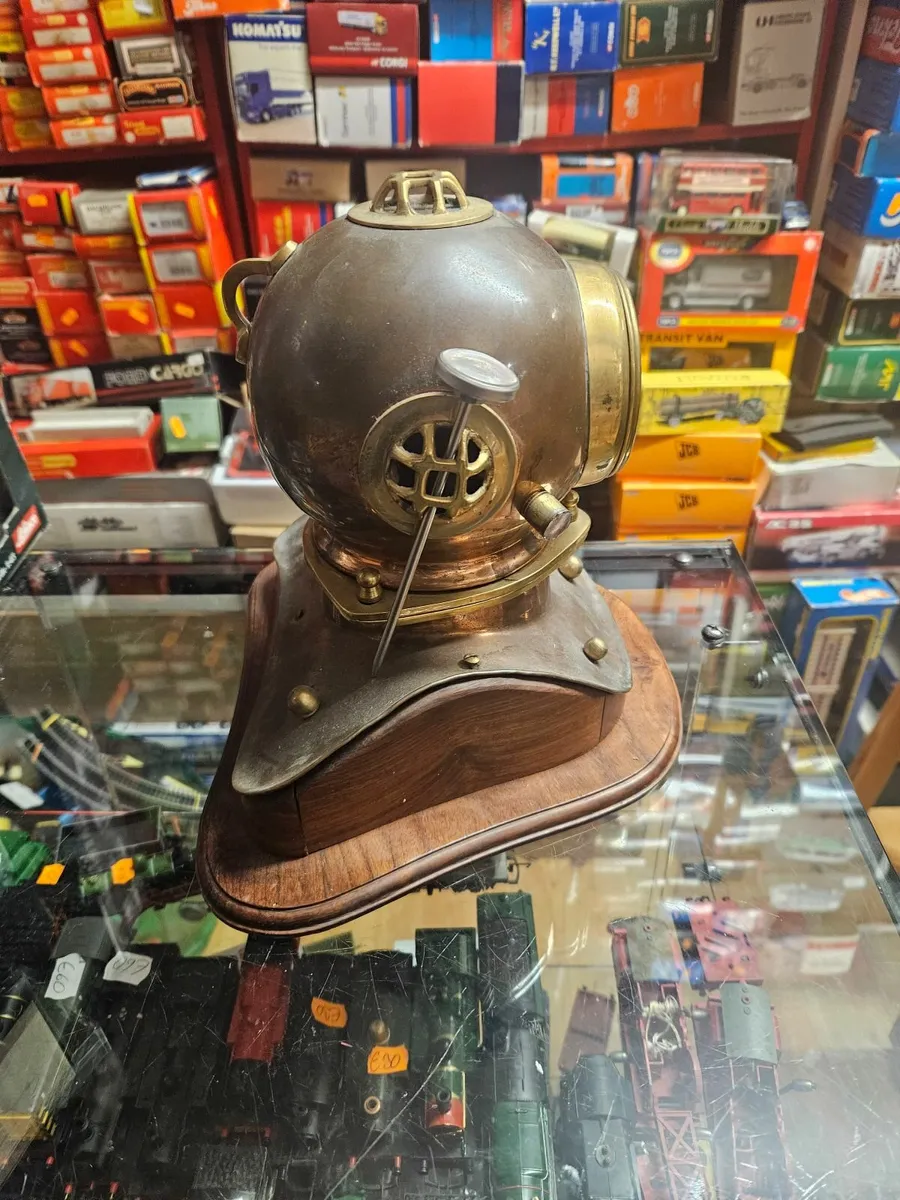 Vintage Looking Divers Helmet Clock - Image 2