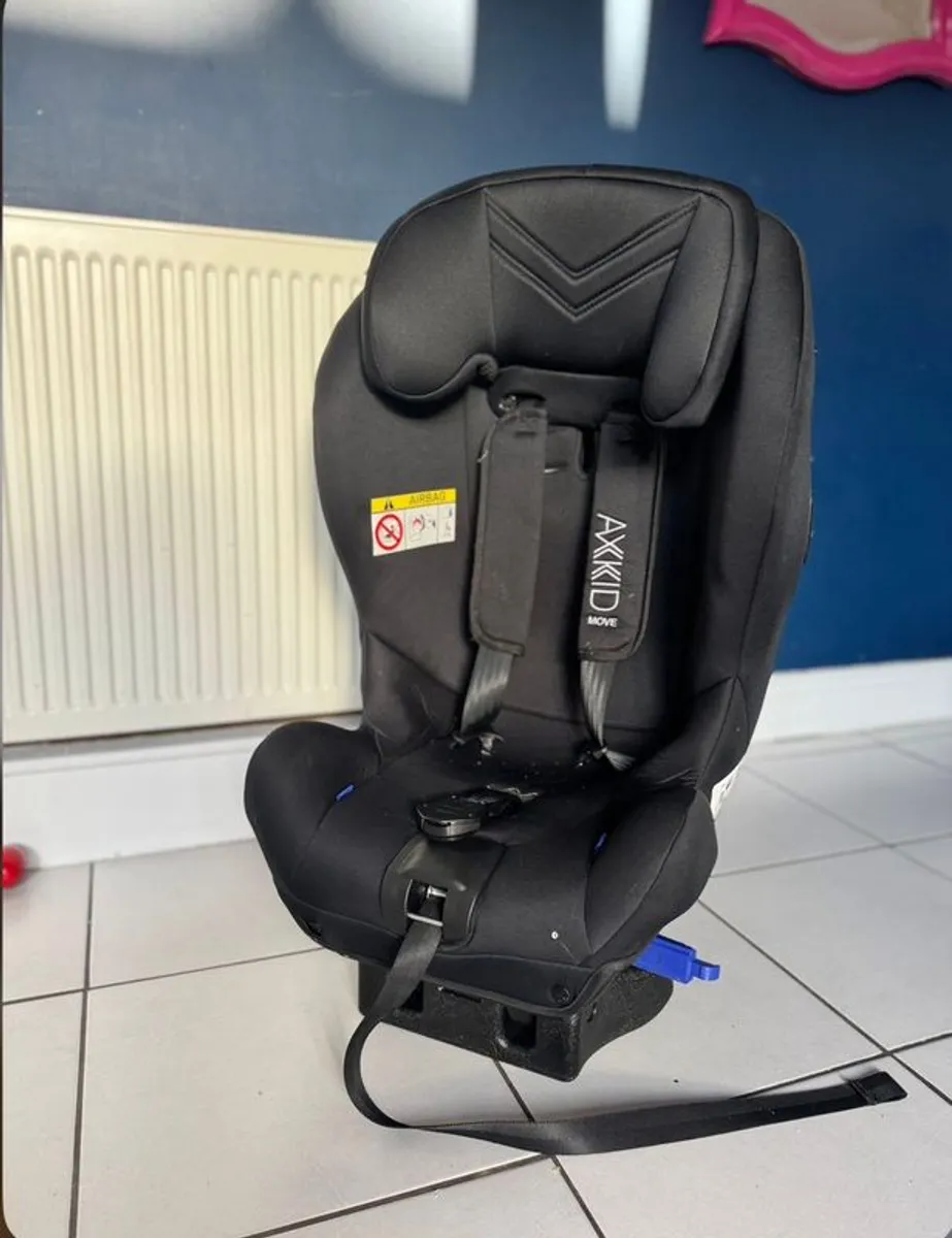 Axkid rear facing car seat - Image 2