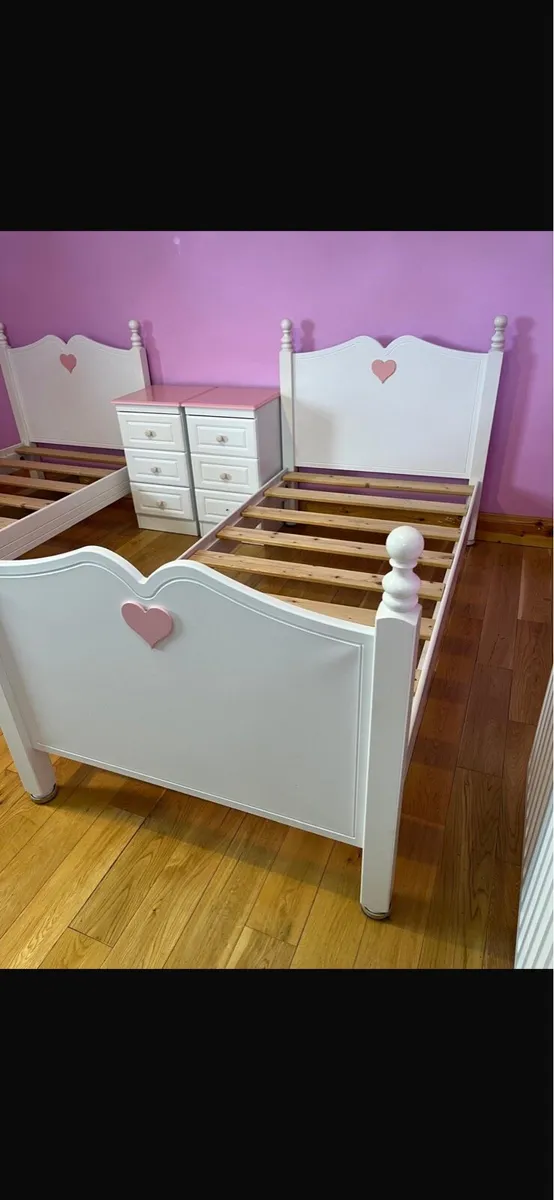 2 single beds - Image 3