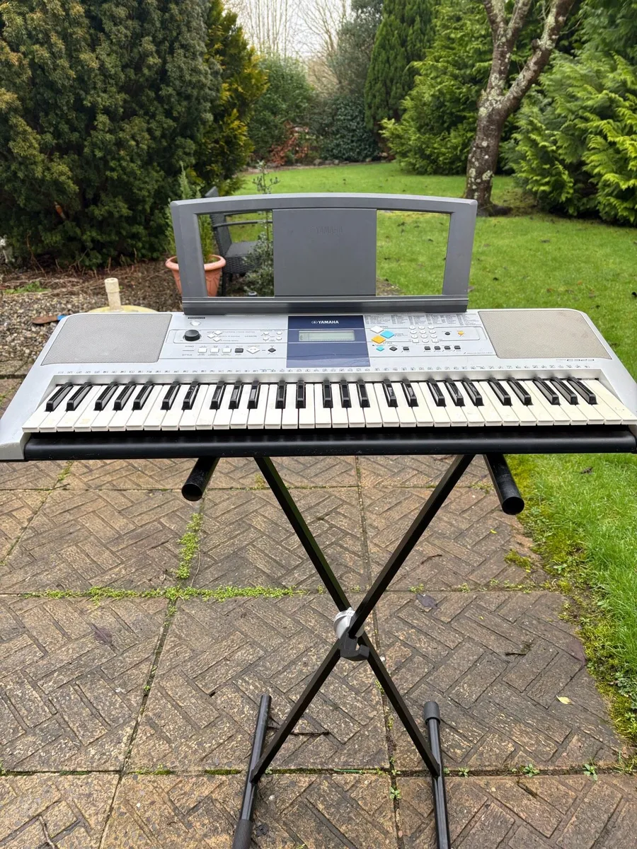 Electric key board and stand - Image 2