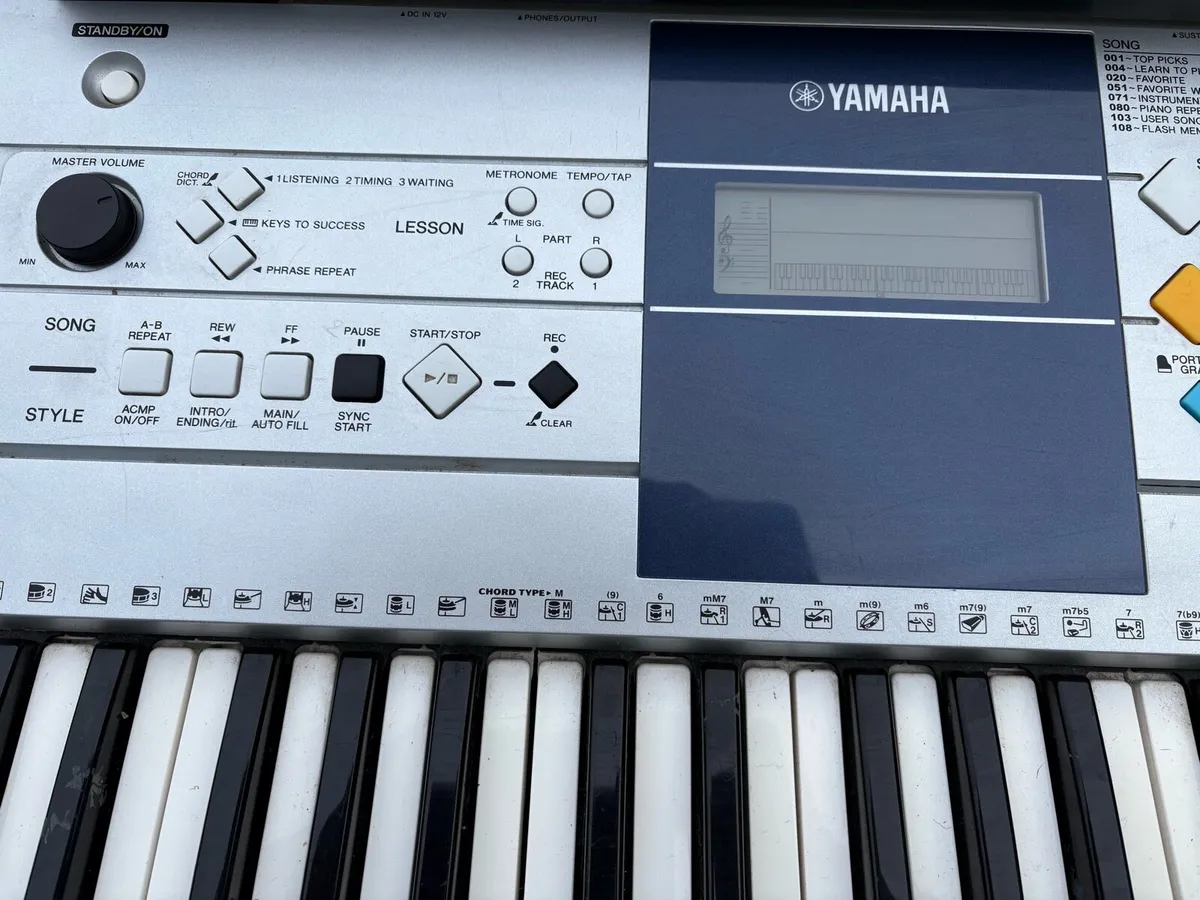 Electric key board and stand - Image 3