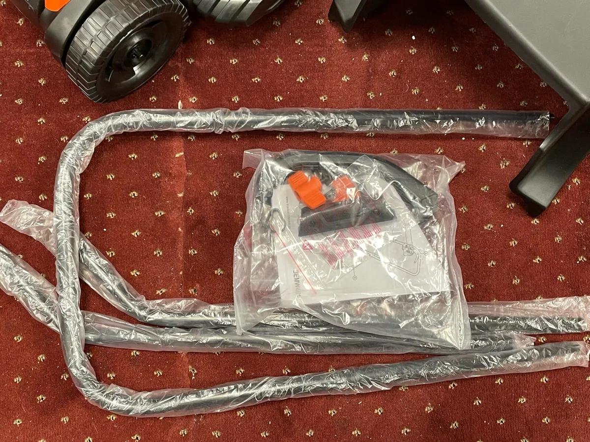 Black and Decker Lawn Mower - Image 4