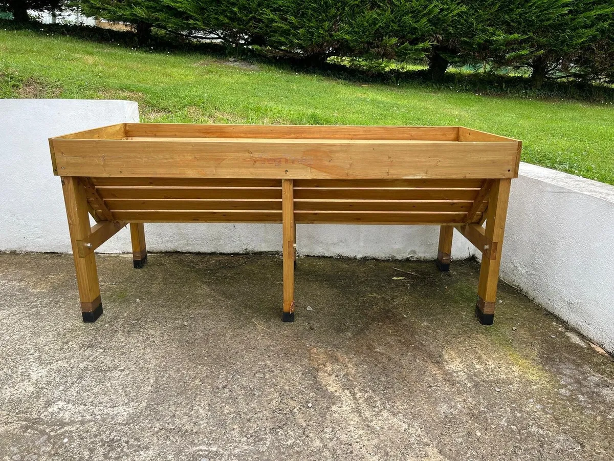 Veg trug with greehouse frame and cover - Image 1