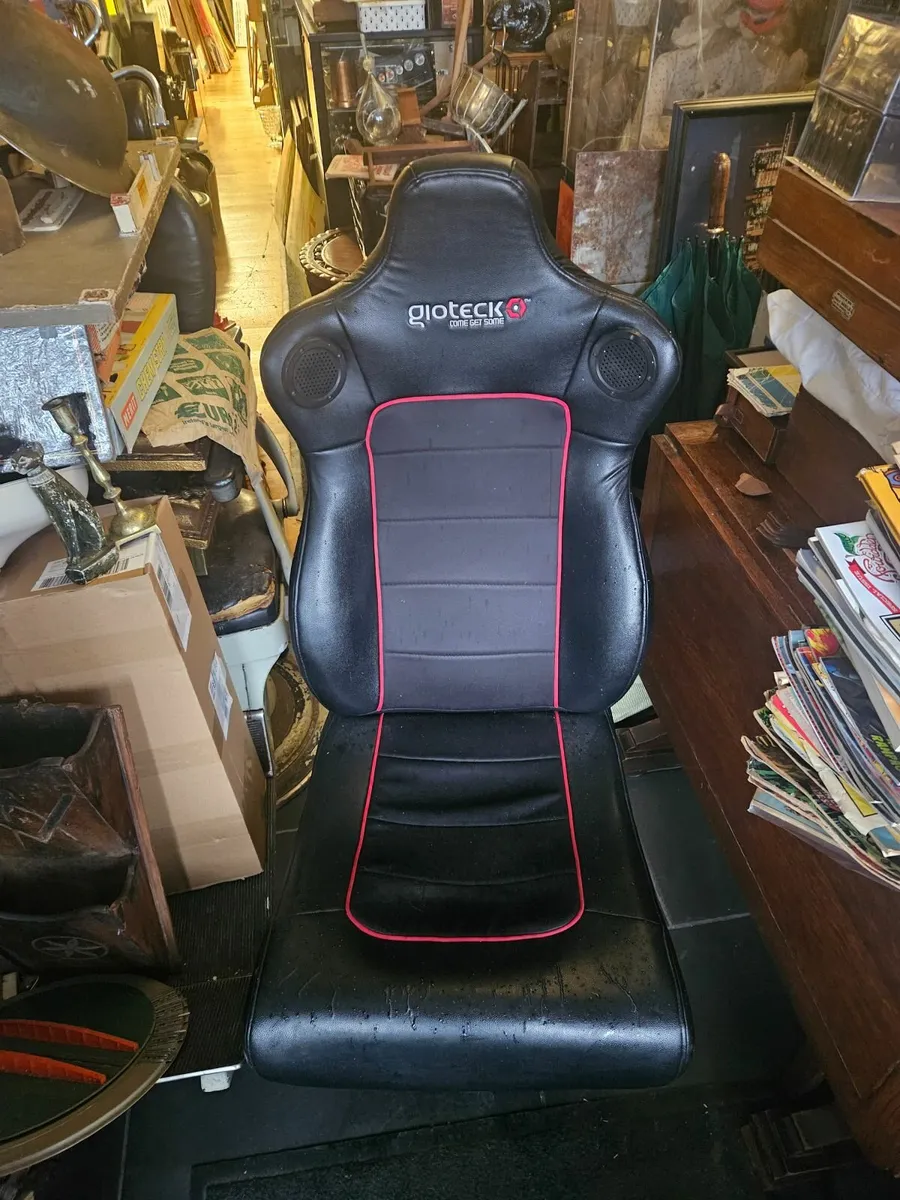 Games Chair - Image 3