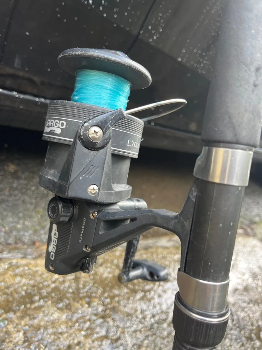 Vintage sea spin fishing rod/heavy pike rod - Image 3