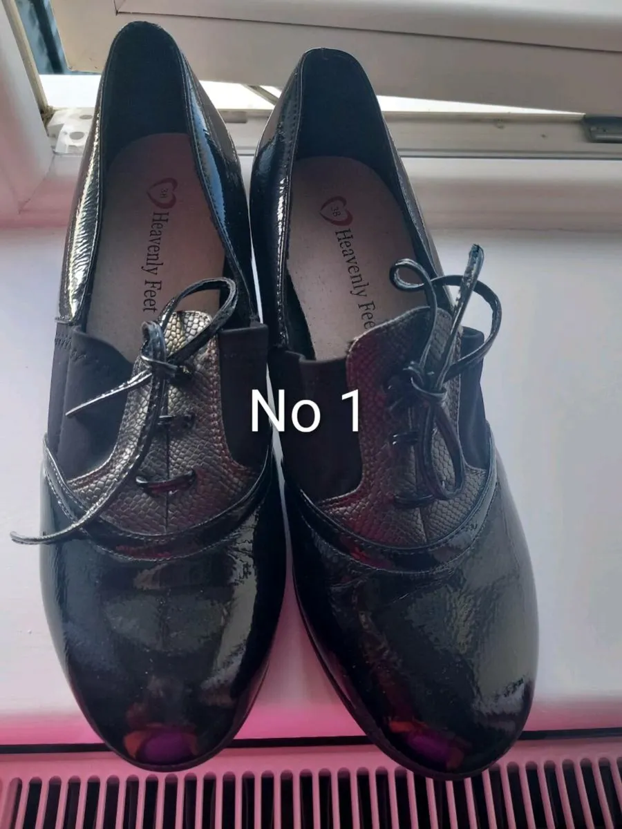 Ladies Shoes - Image 1