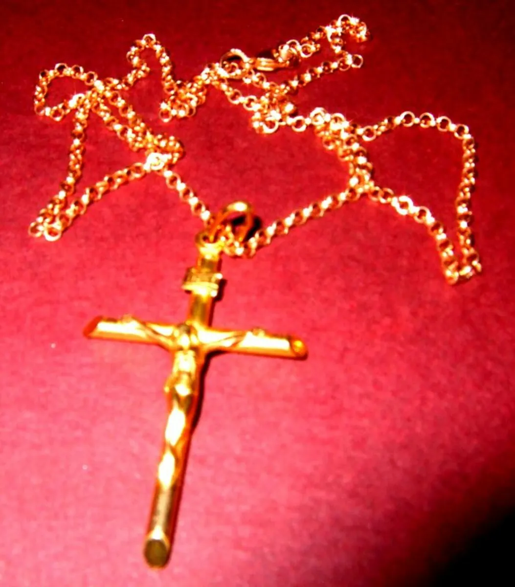 Vintage Hallmarked 9ct Gold Crucifix and Chain - Image 4