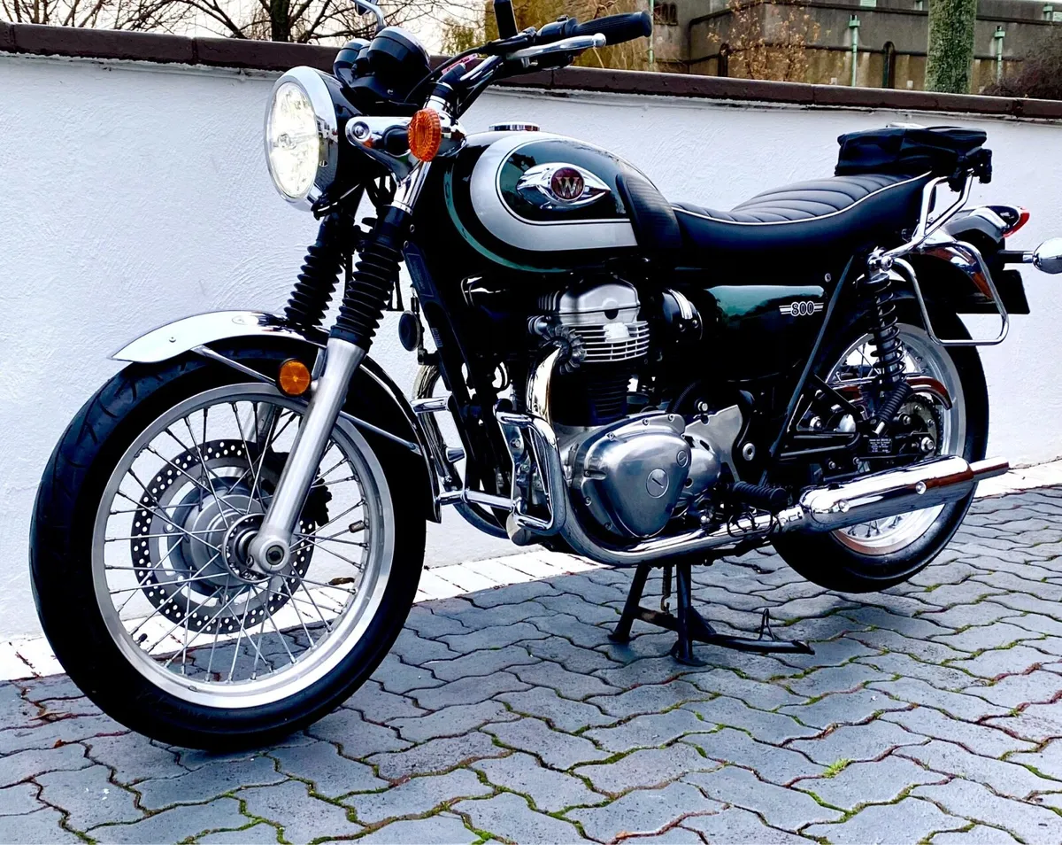 Kawasaki W800 - Image 1