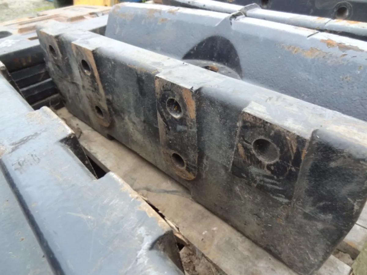 New Holland Fan Weight carrier - Image 3