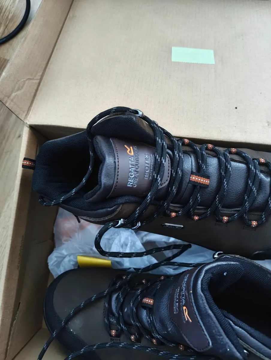 BARGAIN!!! Regatta Great Outdoors leather boots - Image 3
