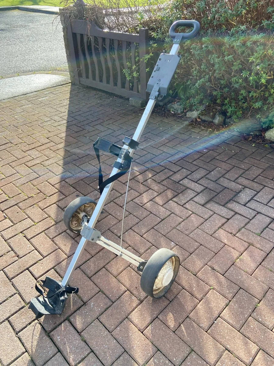 Golf. Trolley - Image 1