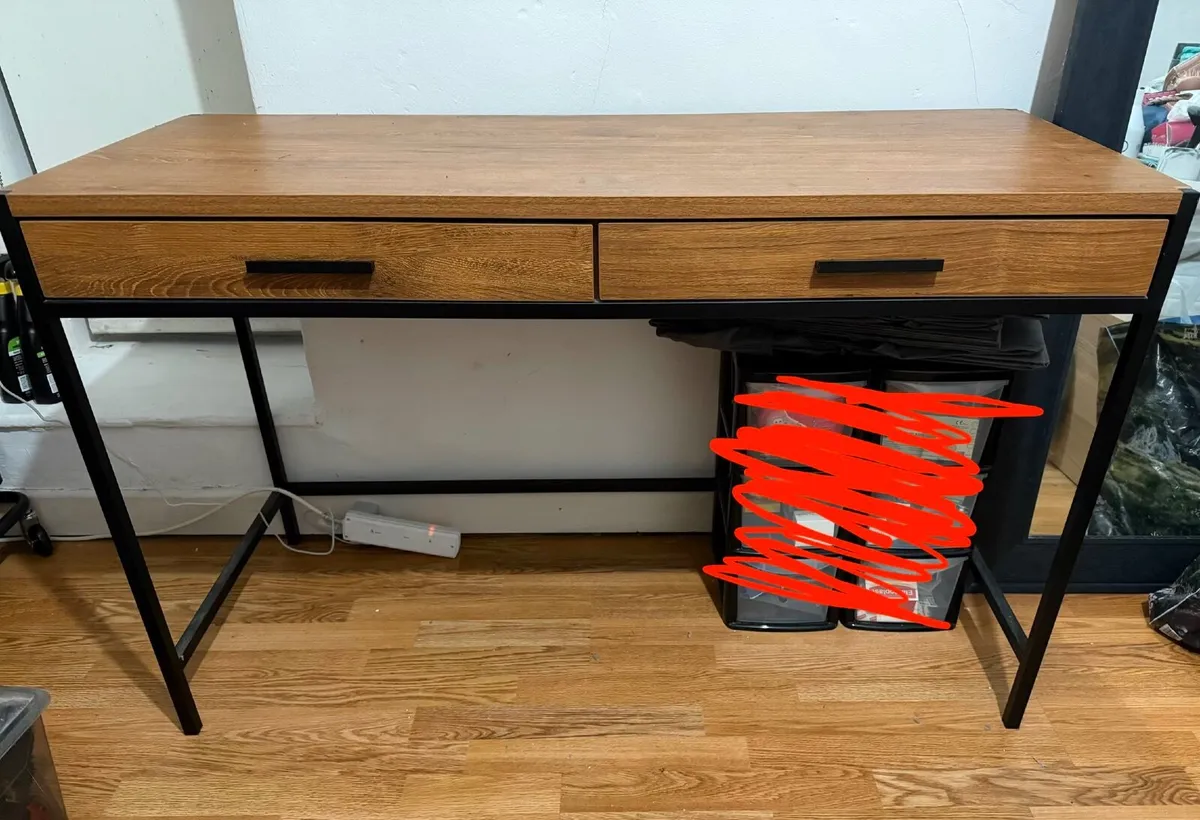 Desk w/2 drawers - Image 1