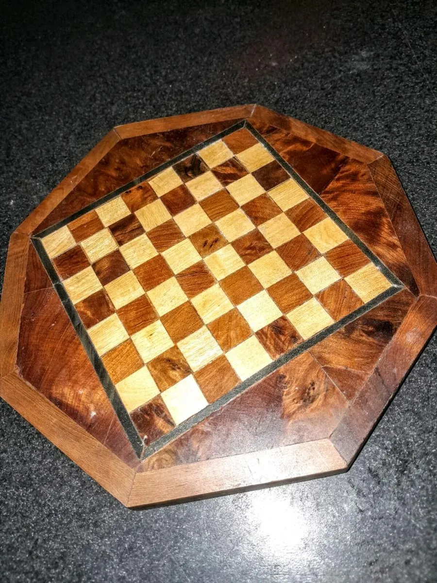 Octagonal wooden chessboard - Image 1