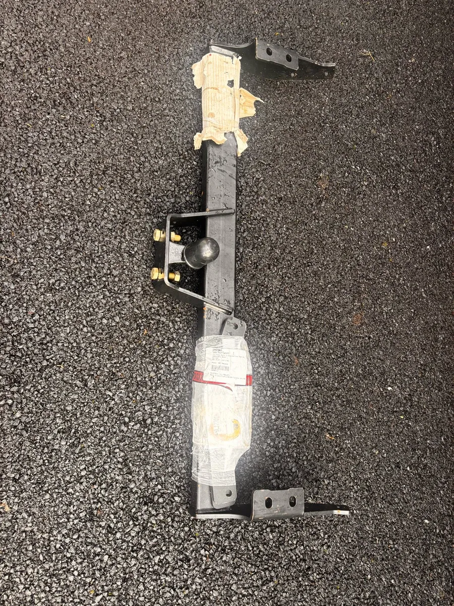 Renault trafic tow hitch - Image 2