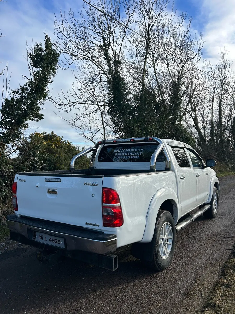 2014 Toyota Hilux invincible - Image 3