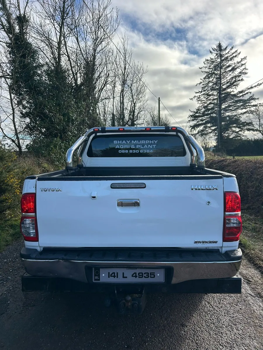 2014 Toyota Hilux invincible - Image 4