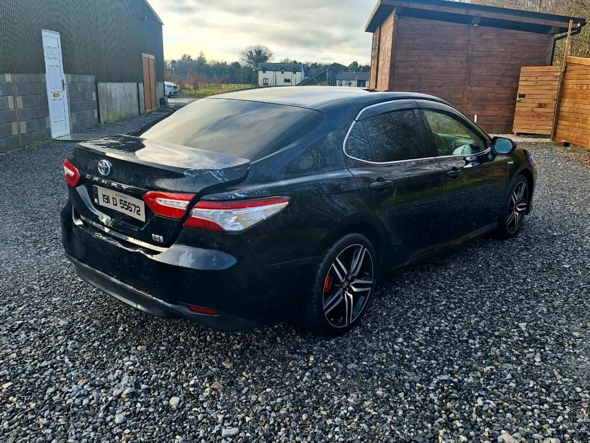 191  TOYOTA CAMRY 2.5 HYBRID - Image 3