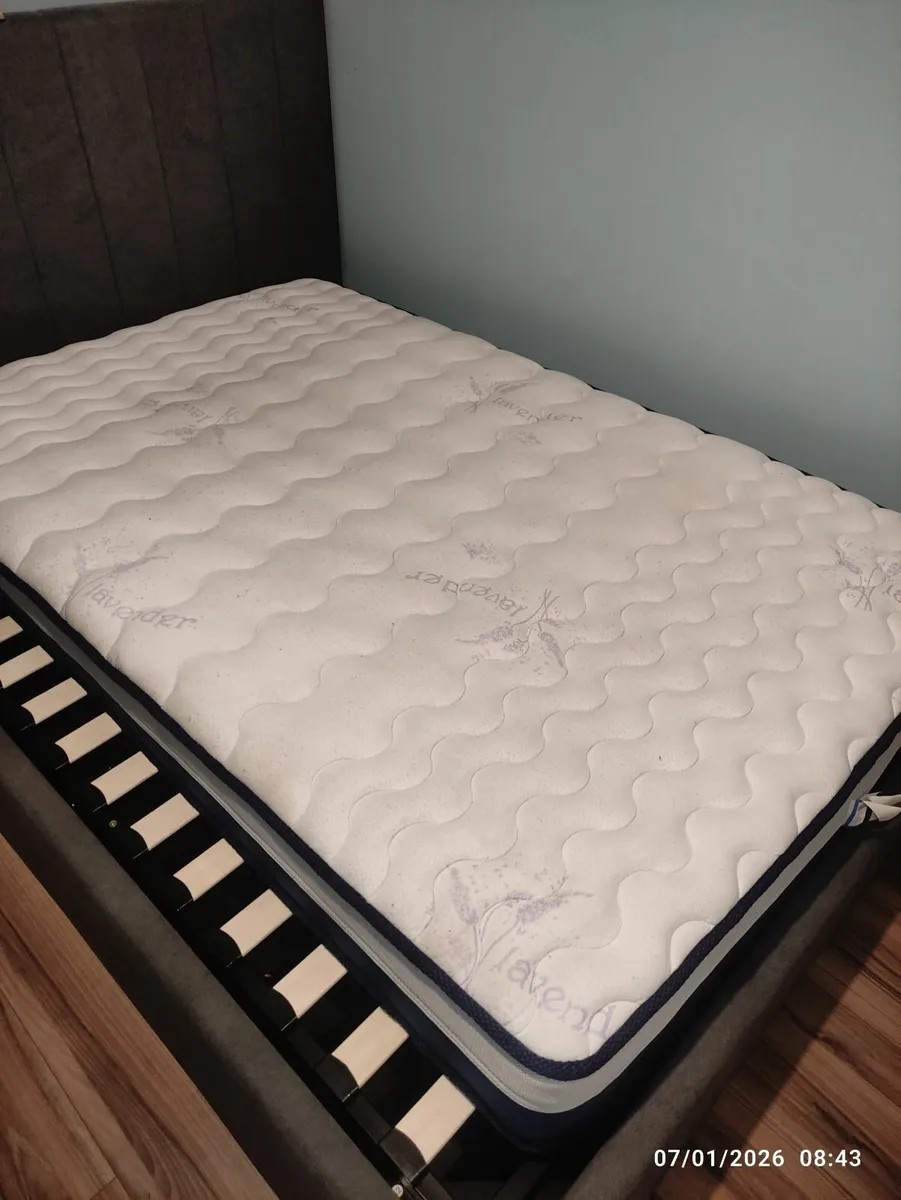 Vesgantti Small Double Mattress - Image 1