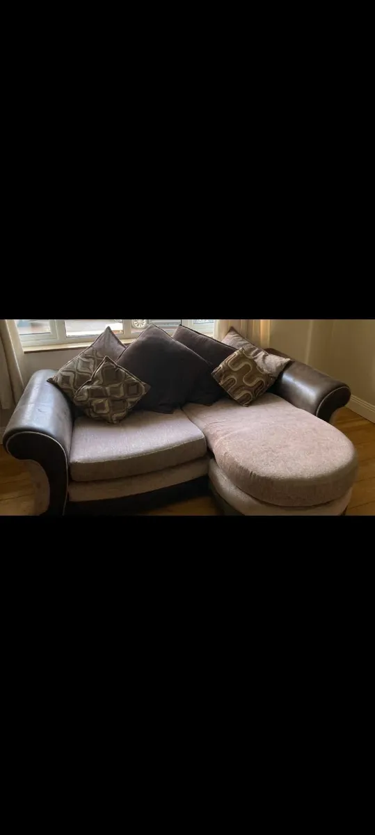 3 Piece Suite of Furniture - Image 1