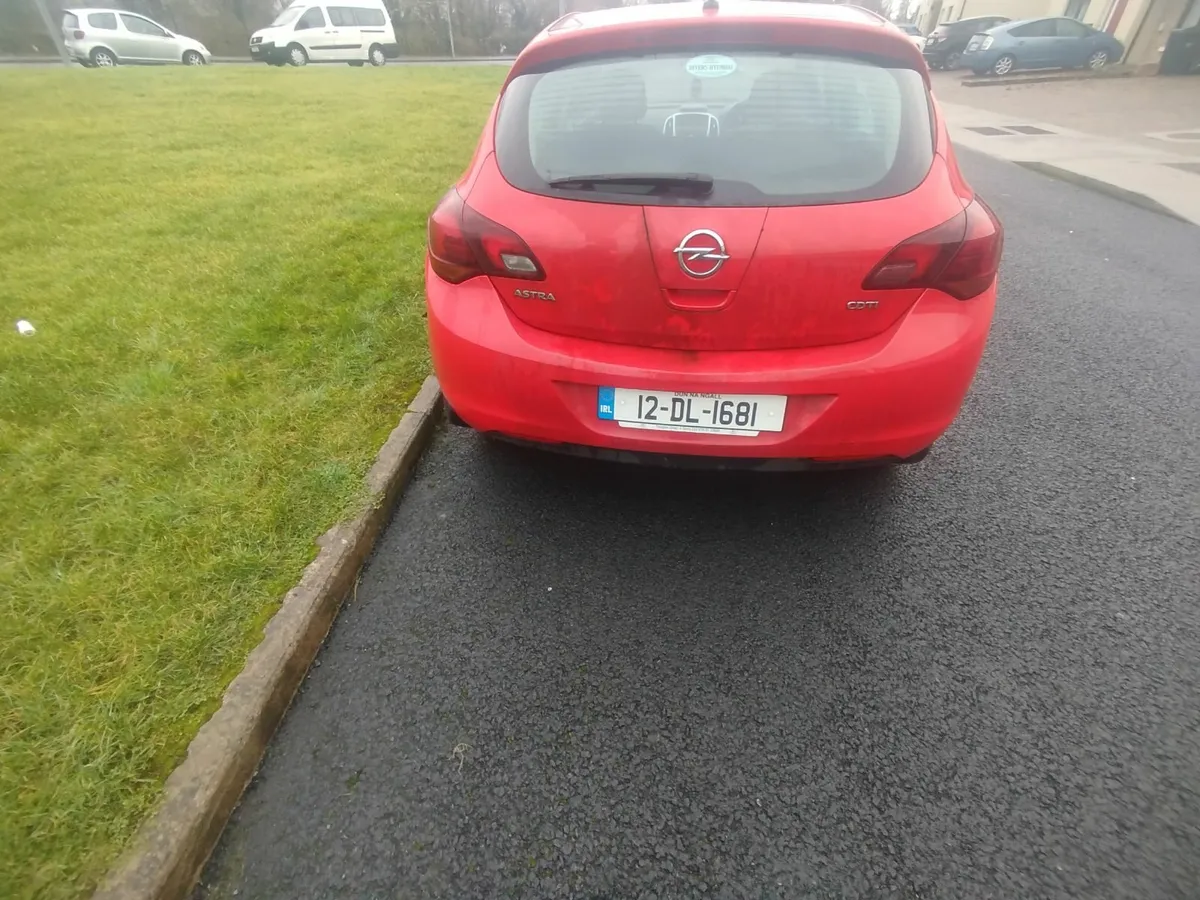 Opel Astra 2012 - Image 3
