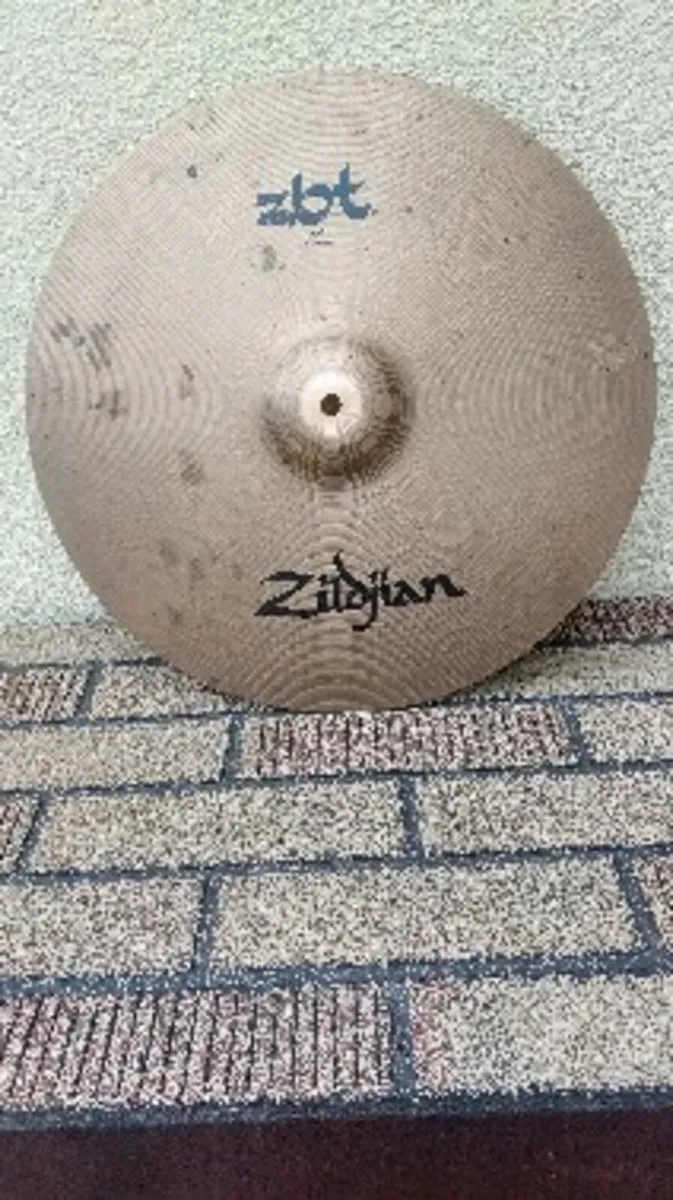 16" Zildjian crash cymbal - Image 1