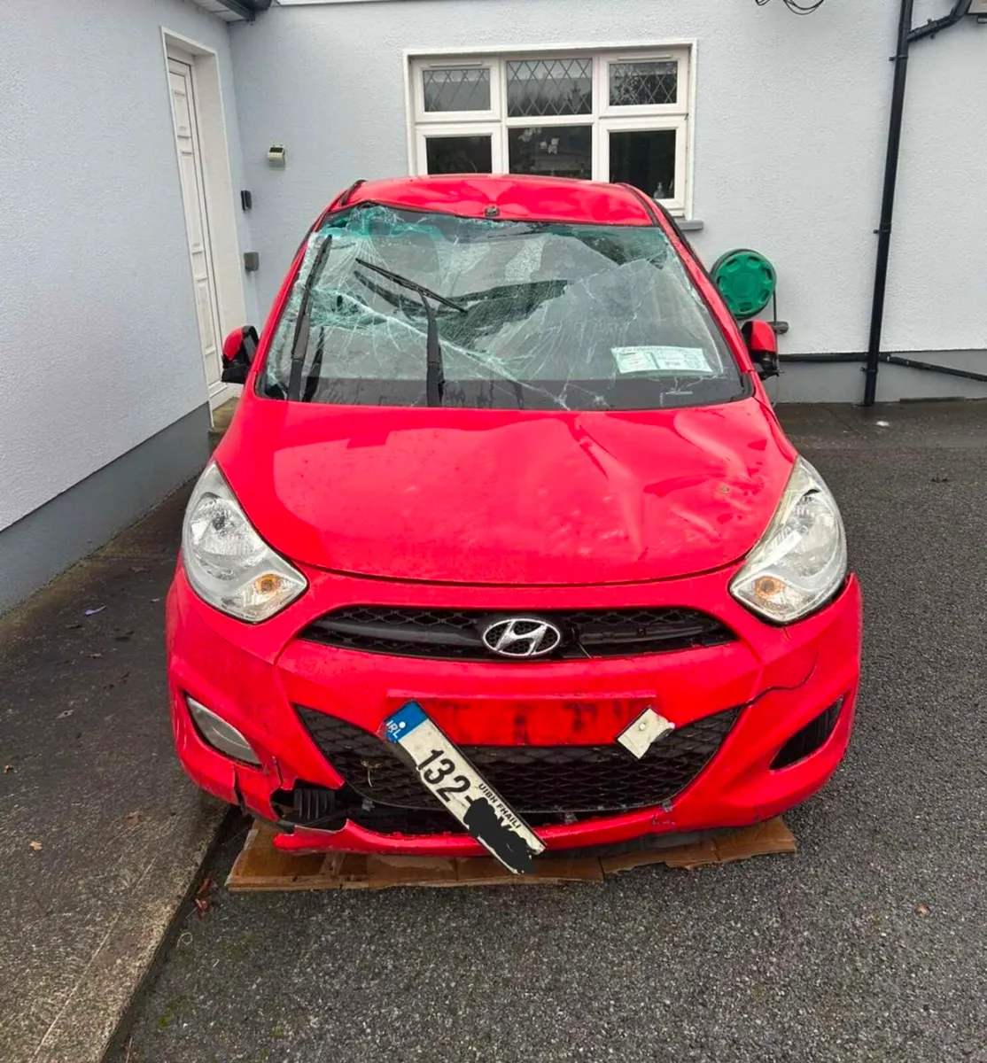 132 Hyundai i10 crashed/repairable - Image 4