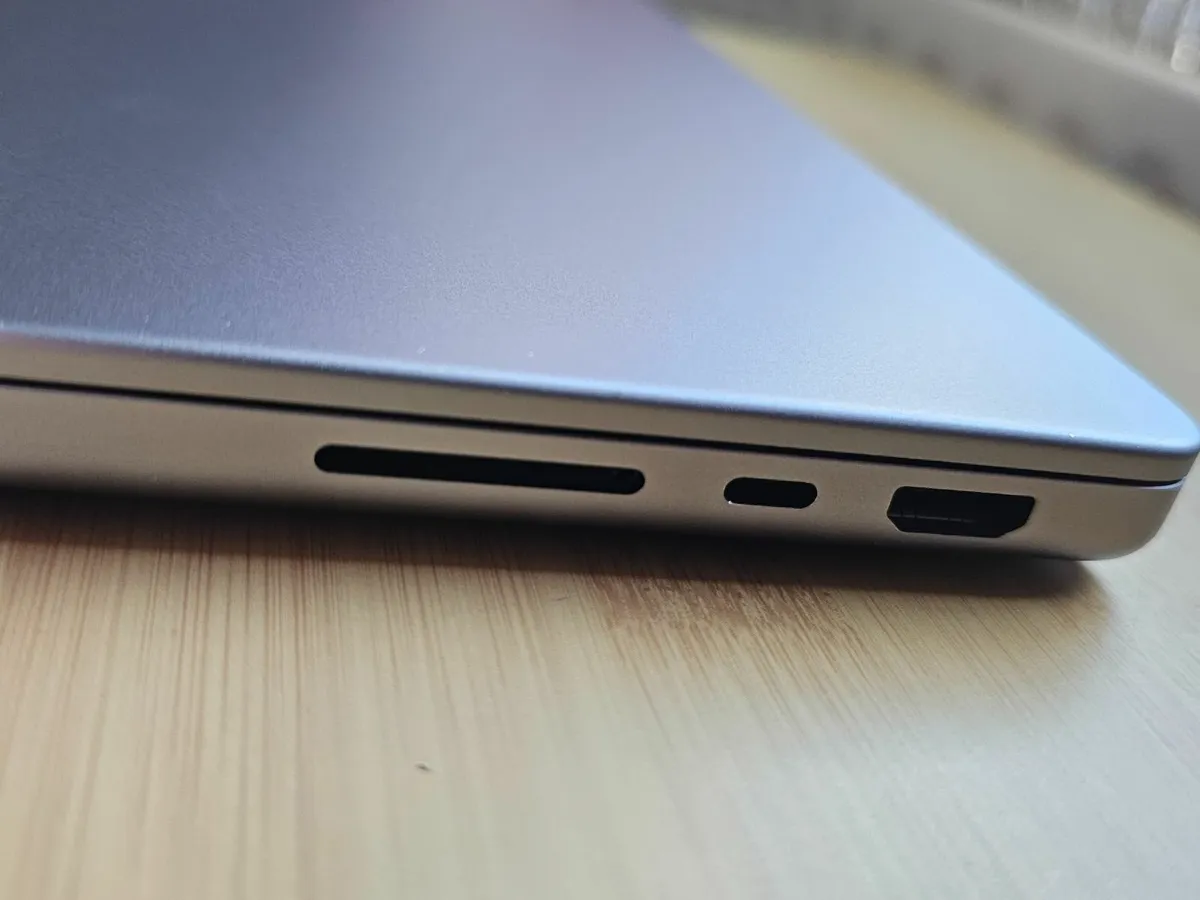 Apple MacBook Pro 2021 14" M1 pro 16gb 512gb Boxed - Image 4