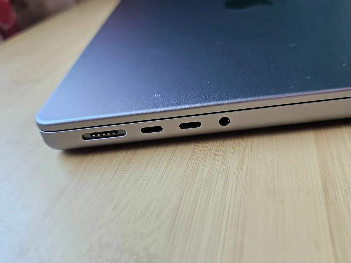 Apple MacBook Pro 2021 14" M1 pro 16gb 512gb Boxed - Image 2