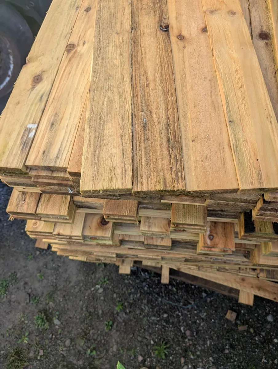 Bales of pallet boards & Batons - Image 2