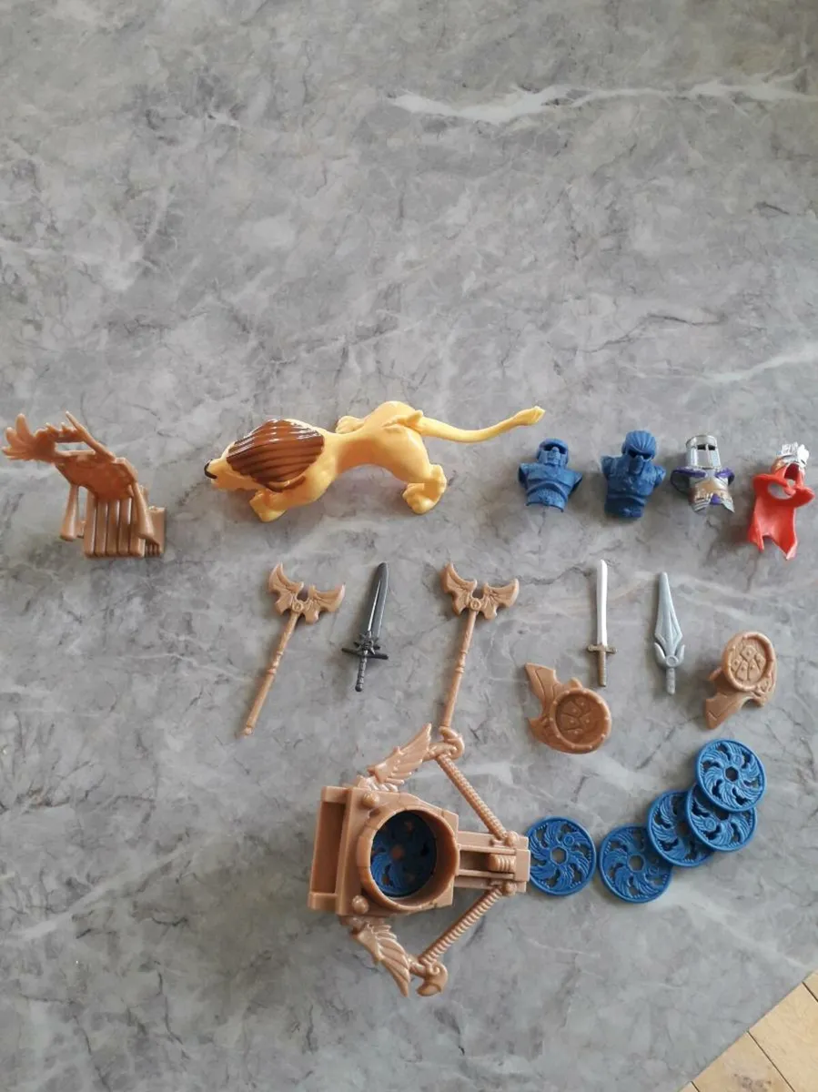 Toy imaginext castle and assesories - Image 3