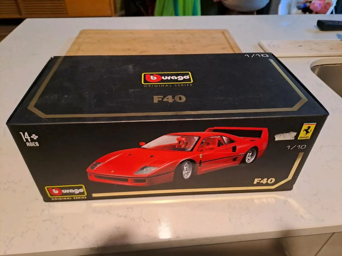 Bburago Ferrari F40 model car - 1:18 Original Seri - Image 1