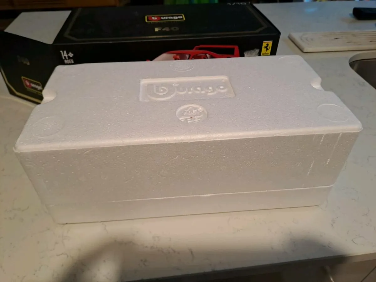 Bburago Ferrari F40 model car - 1:18 Original Seri - Image 3