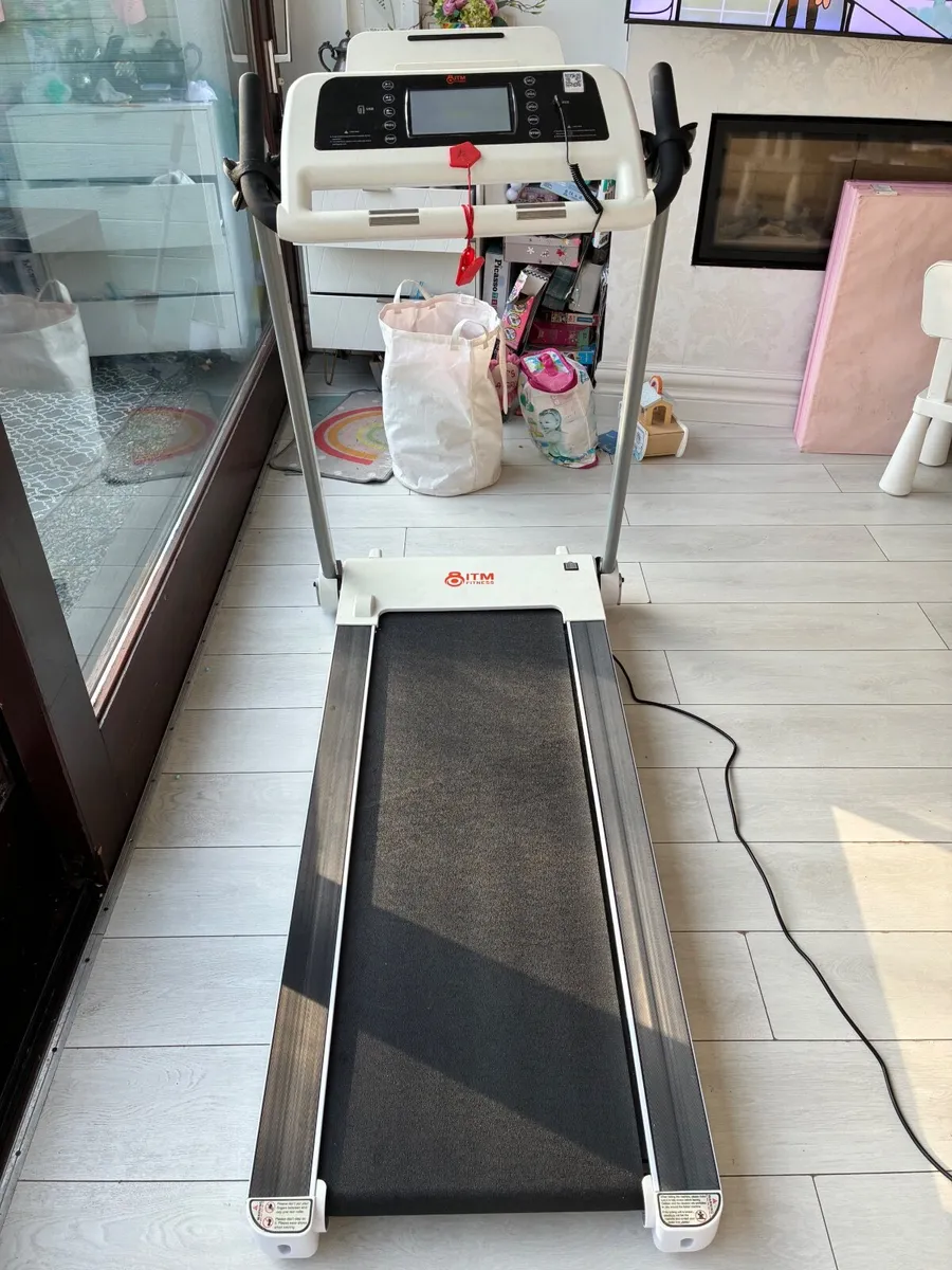 Treadmill - foldable - Image 4