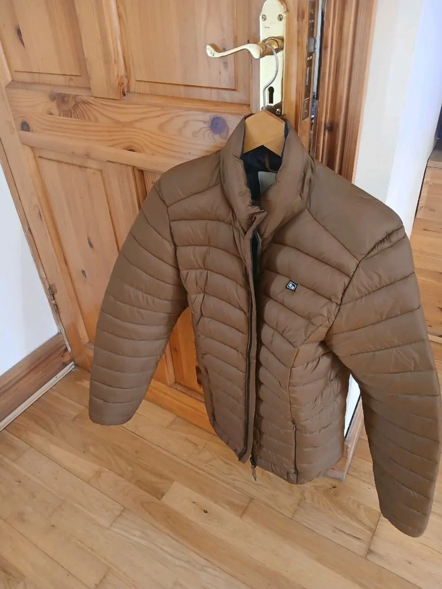 Mens jacket small new can deliver only 35 - Image 1