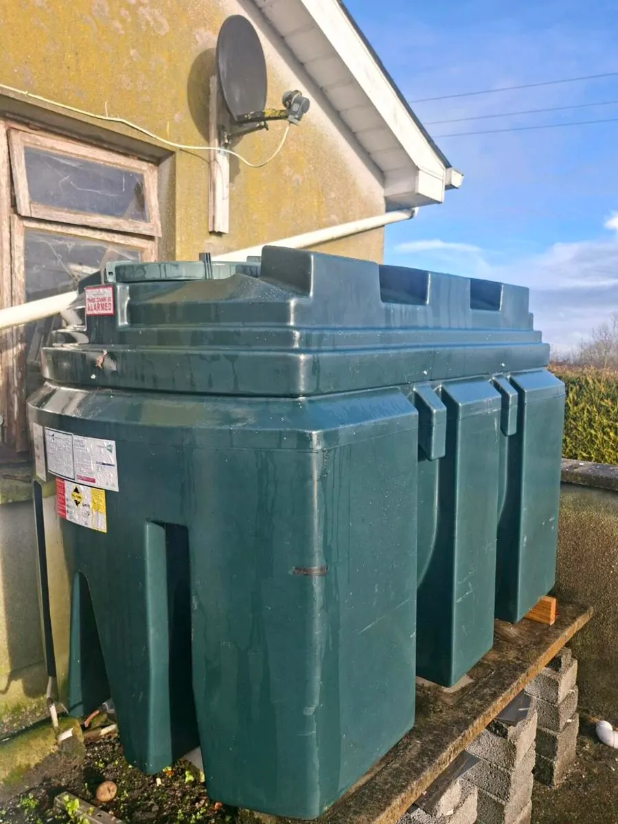 Bunded oil tank - Image 1