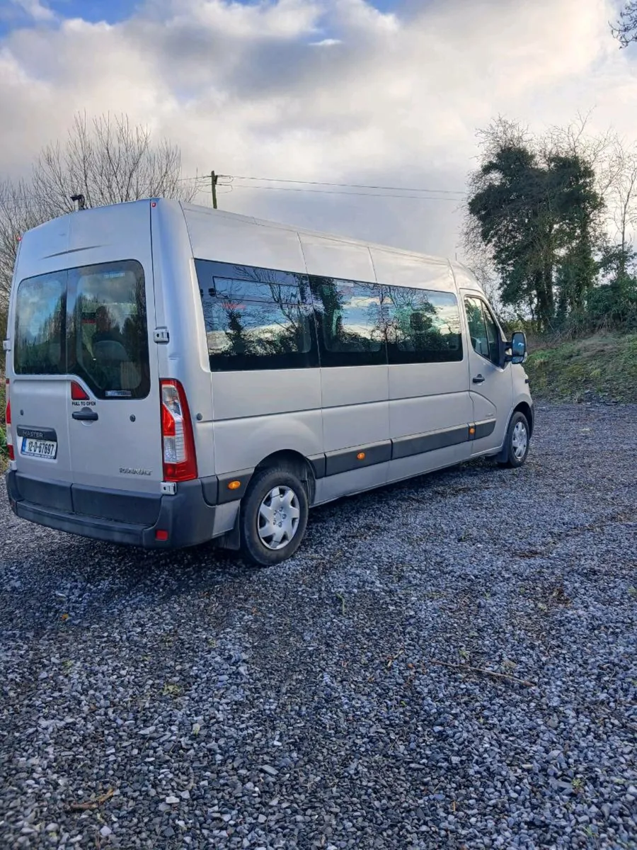 Renault Master Minibus - Image 1