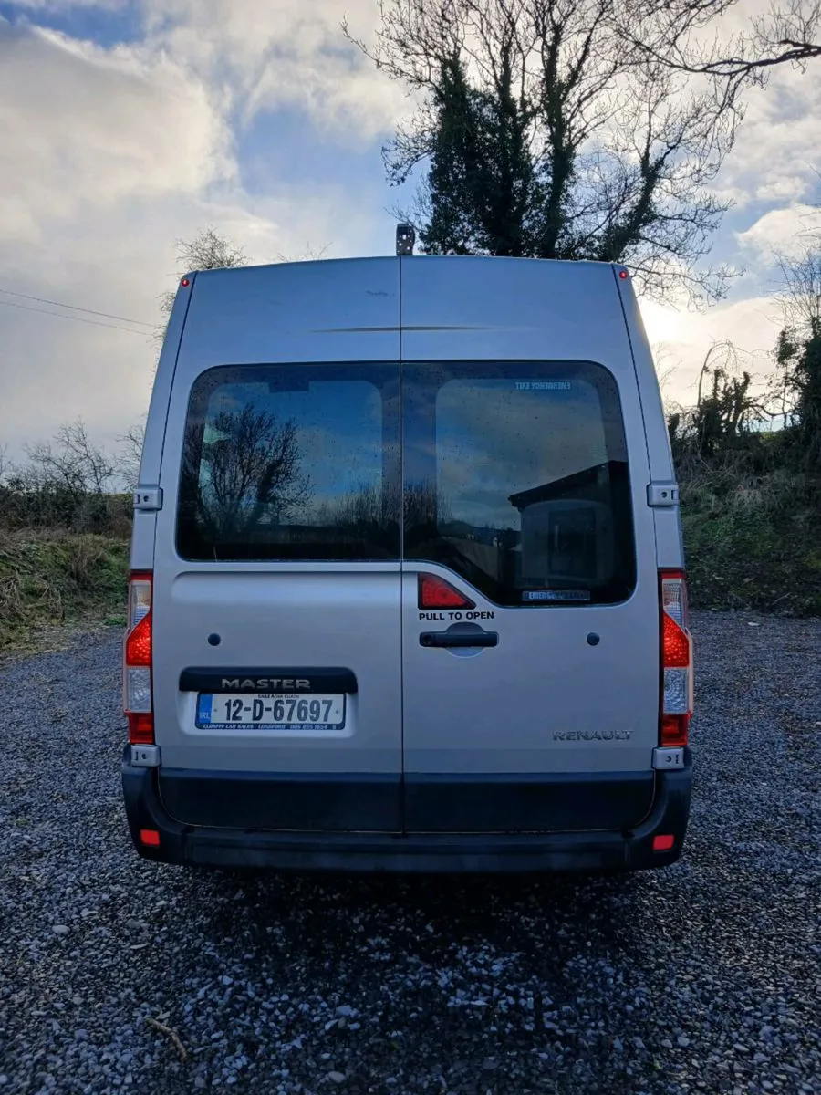 Renault Master Minibus - Image 3