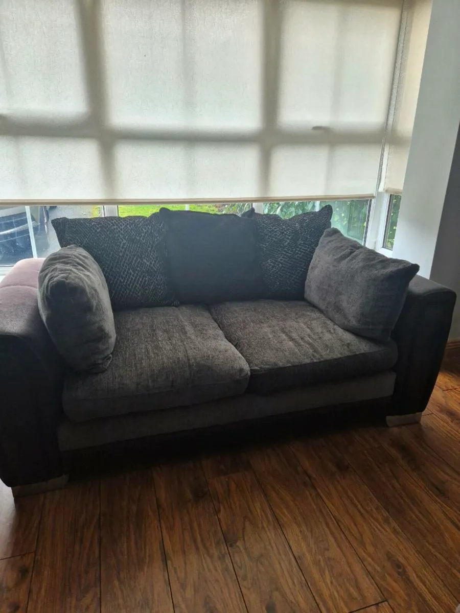 DFS Ollie Couch Set ( 4 seater and 2 seater) - Image 1