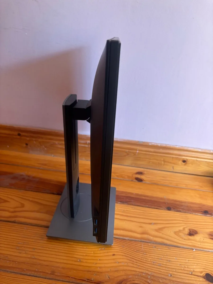 Dell P2217 - 22” LED Monitor - Image 2