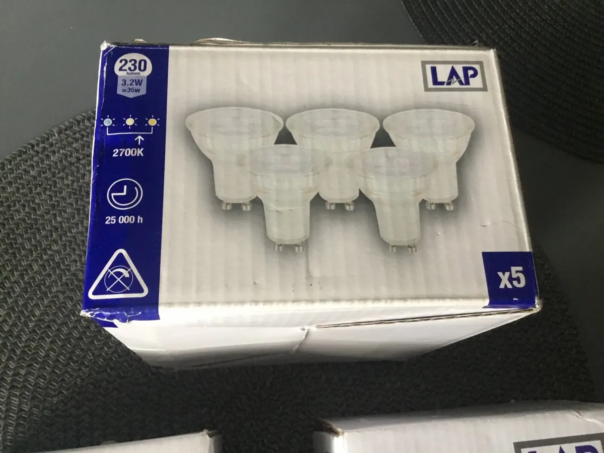 Out door lights with bulbs - Image 2