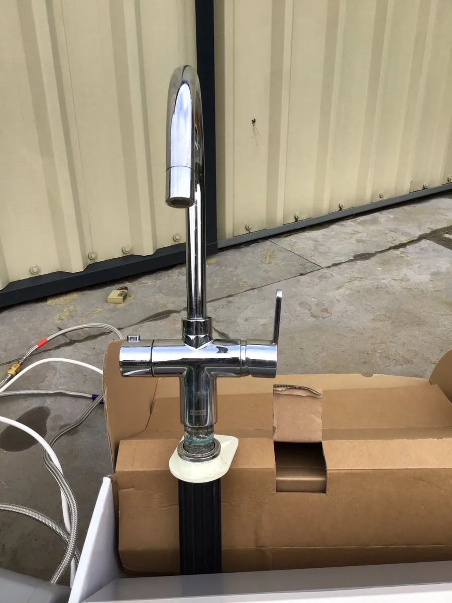 Boiling water tap. - Image 1