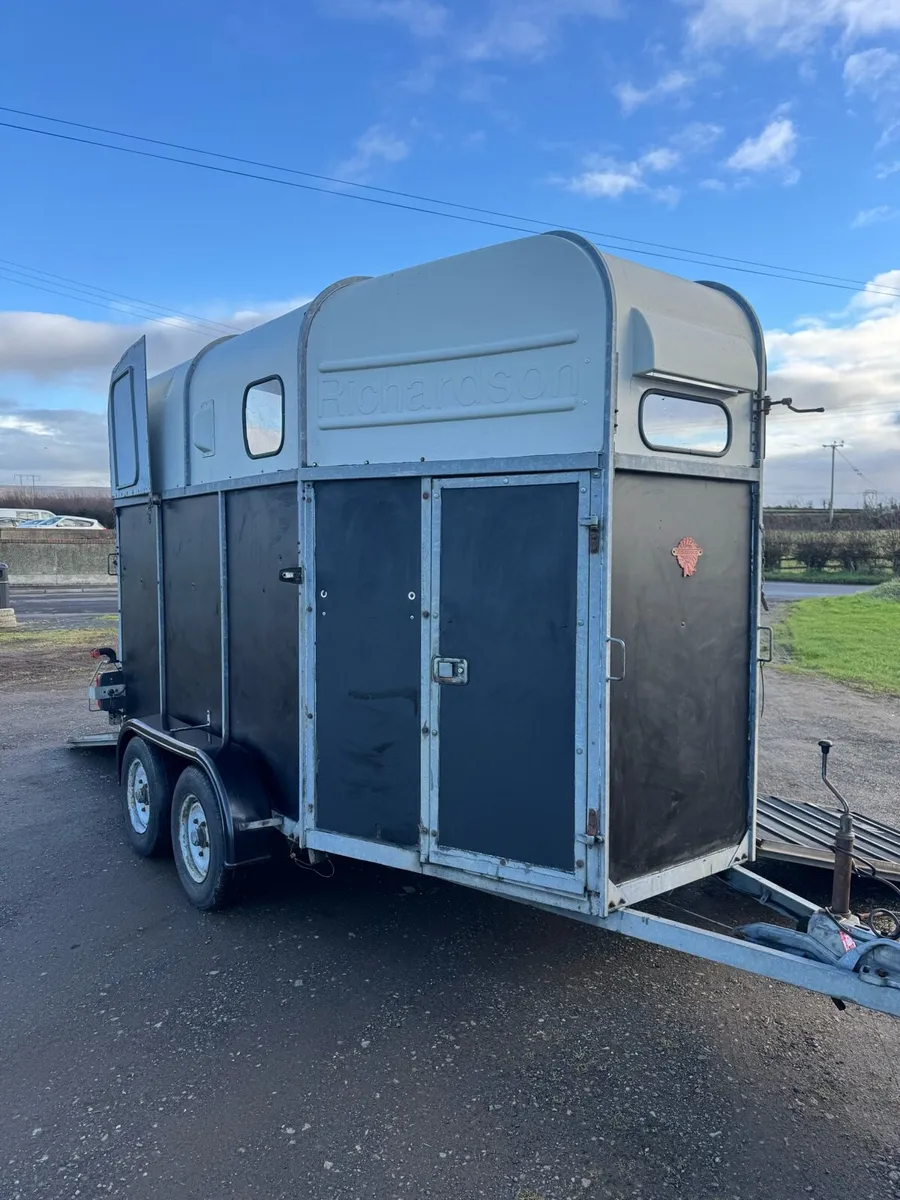 Richardsons Horse box - Image 1