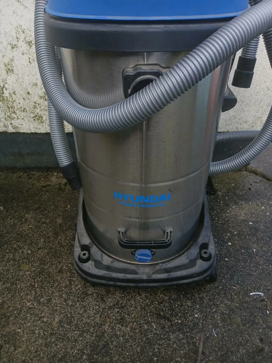 Industrial Hoover - Image 2