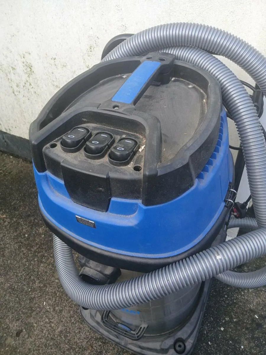 Industrial Hoover - Image 3