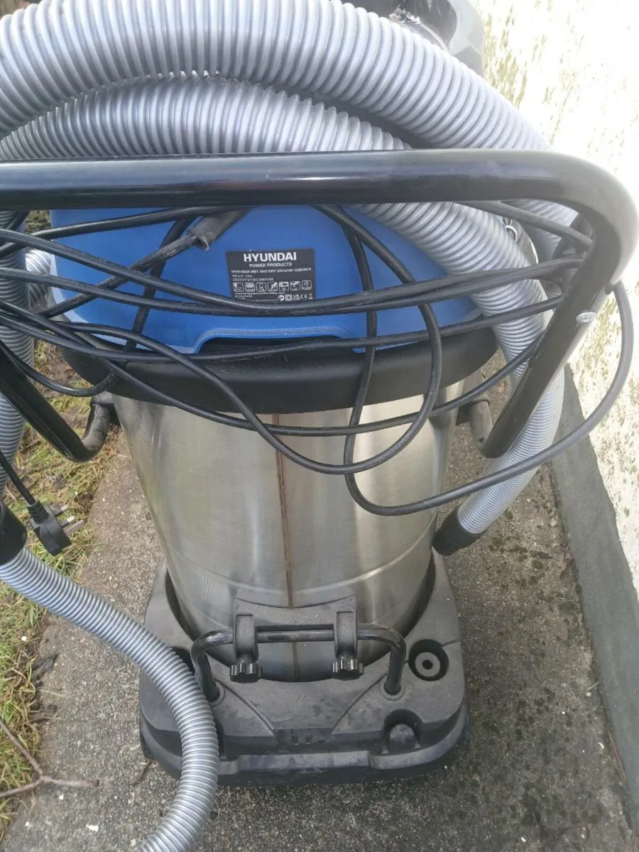 Industrial Hoover - Image 4