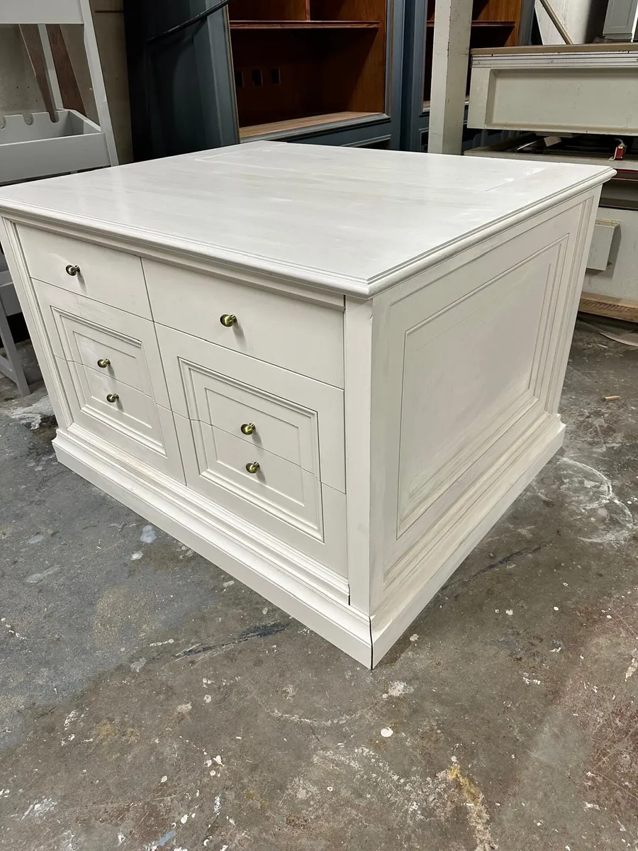 Dressing Room Cabinet - Image 2