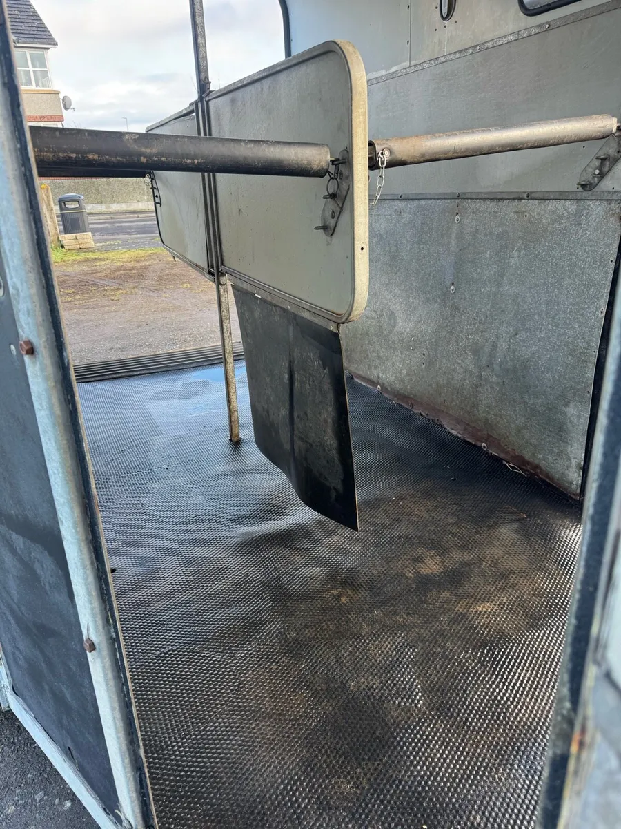 Richardsons Horse box - Image 4