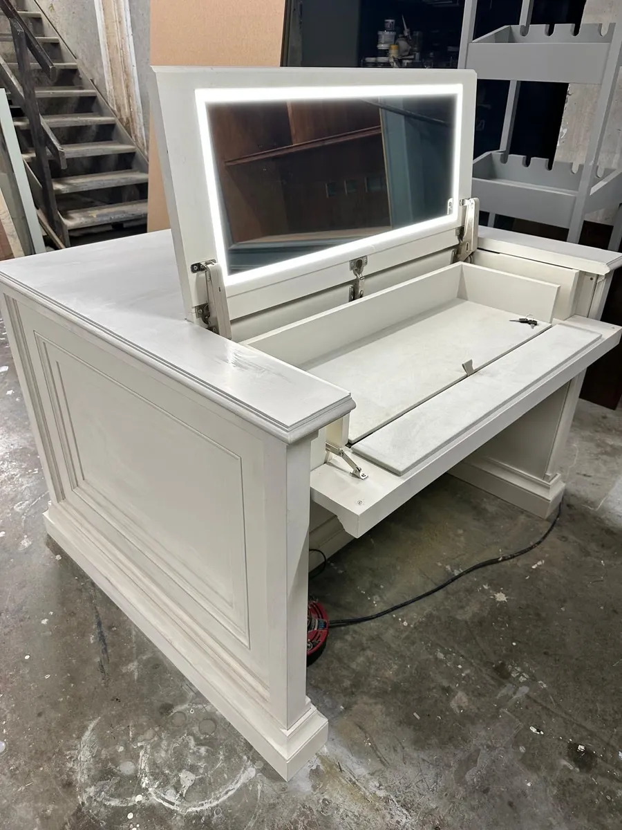 Dressing Room Cabinet - Image 4